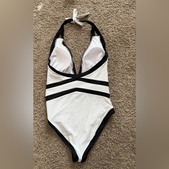 BeachJoy white and black one piece swimsuit - Picture 2 of 2